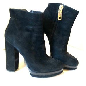 Dolce Vita Shoes - Black Suede Dolce Vita Platform Booties Dolce Vita Shoes - Black Suede Dolce Vita Platform Booties